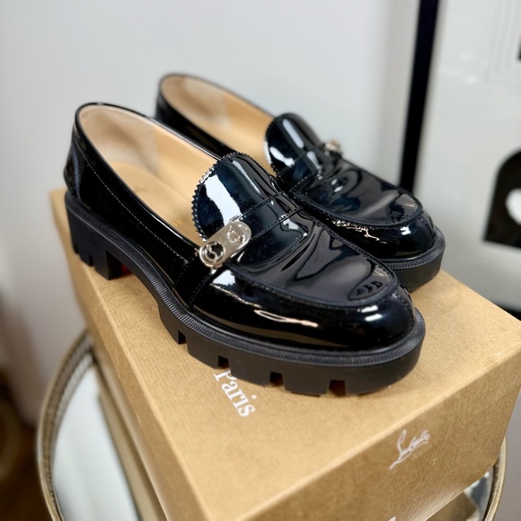 CHRISTIAN LOUBOUTIN LOCK WOODY FLAT PATENT LOAFERS - Picture 2 of 7